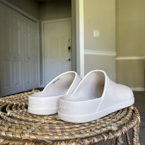 CROCS Dylan Clogs Slip On Slides Size Men’s 6 Women’s 8 Stucco Shoes Sandals - Picture 3 of 12